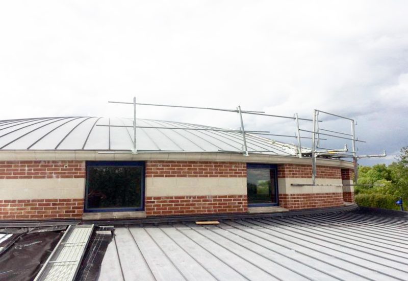 nord-toitures-crematorium-vendin-le-veil-couverture-zinc-joint-debout-cintre-gironne