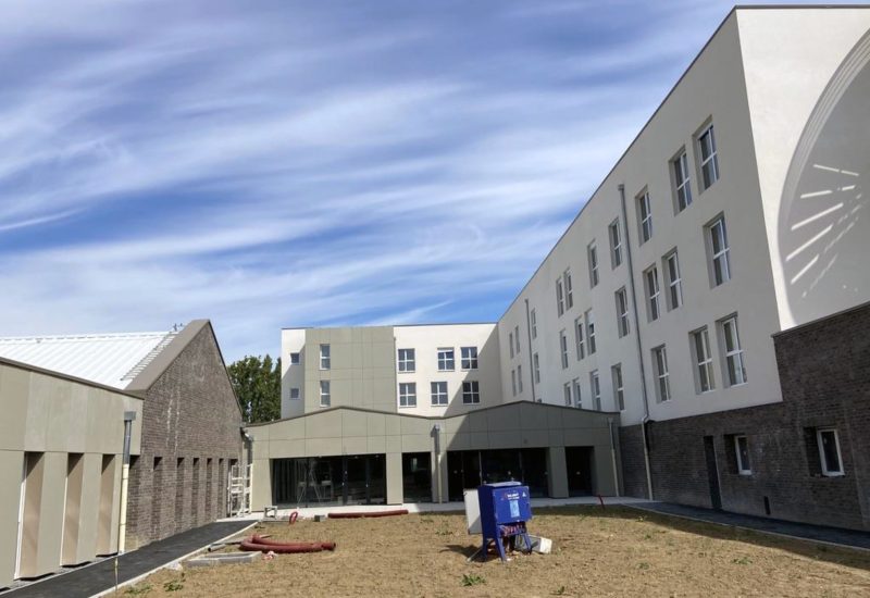 nord-toitures-ehpad-vitry-couverture-acier-etancheite-beton-bardage-composite