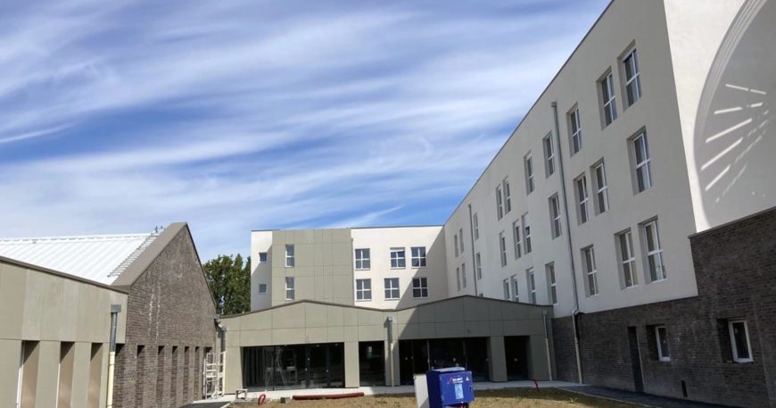 nord-toitures-ehpad-vitry-couverture-acier-etancheite-beton-bardage-composite