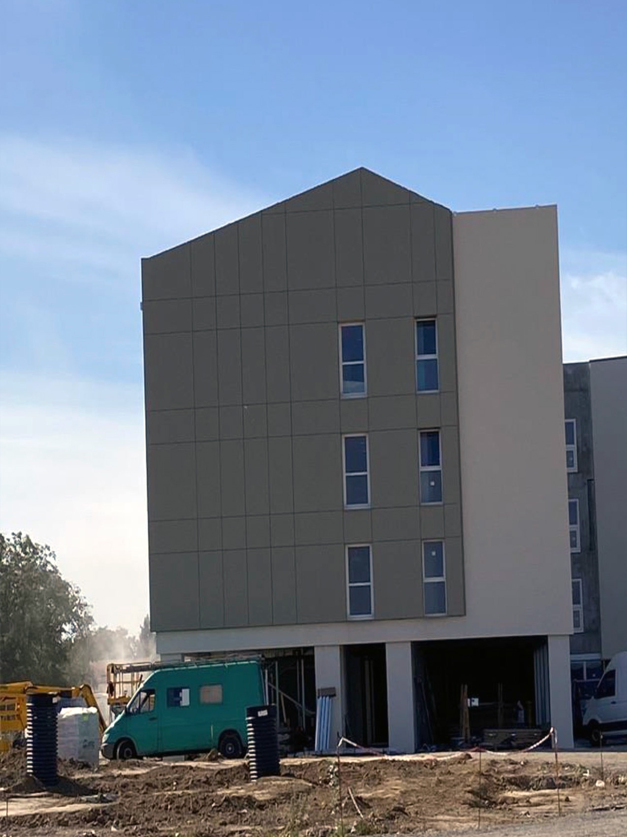 nord-toitures-ehpad-vitry-couverture-acier-etancheite-beton-bardage-composite